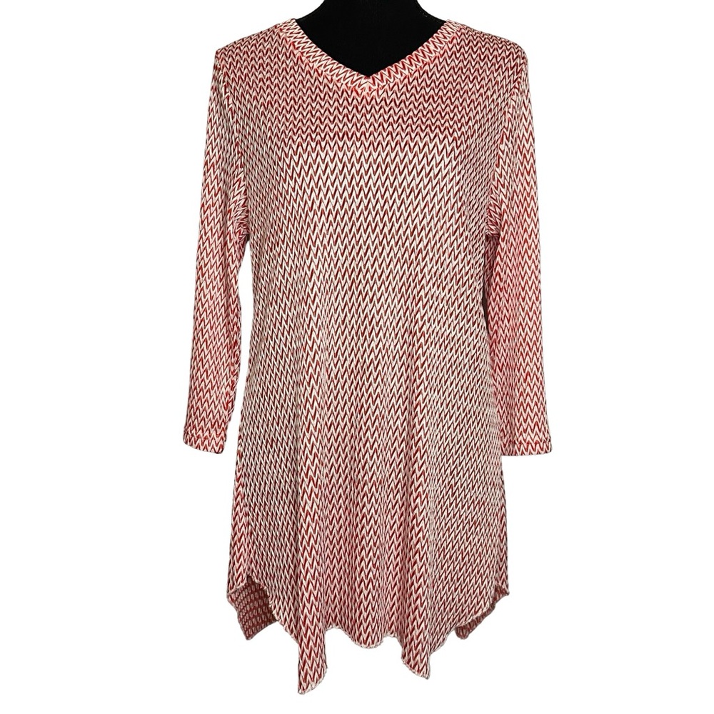 Trisha Tyler Chevron Red & White 3/4 Sleeve Sharkbite Hem V-neck Top Size Large